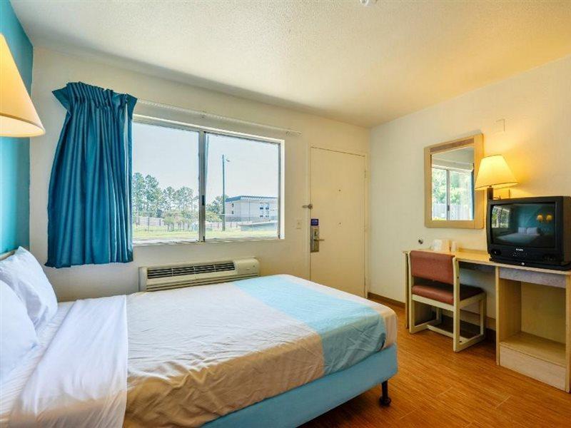 Rodeway Inn Tillmans Corner Bagian luar foto