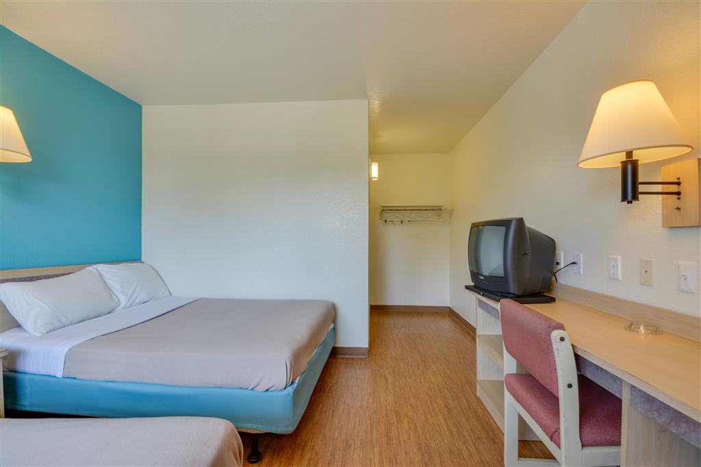 Rodeway Inn Tillmans Corner Ruang foto
