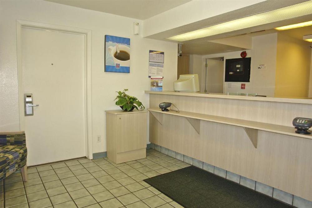 Rodeway Inn Tillmans Corner Interior foto